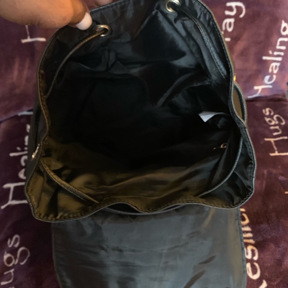 Backpack - Picture 4 of 6